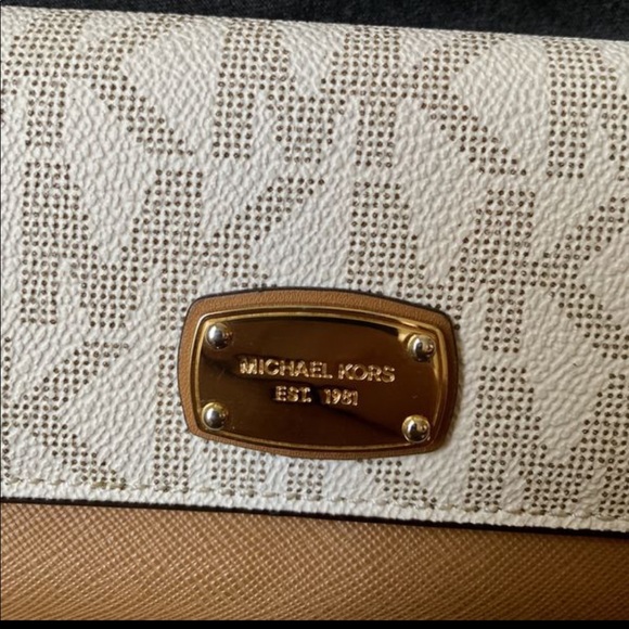 MK Wallet - Picture 4 of 4